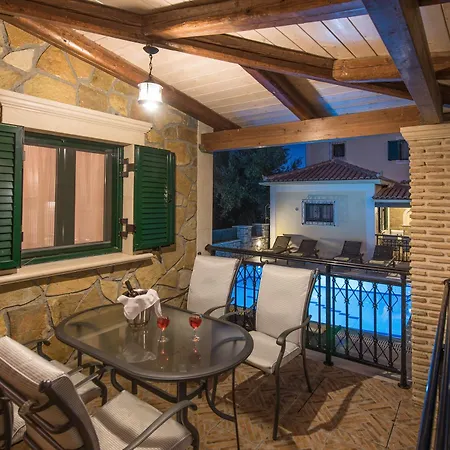 Villa Kookis Village *