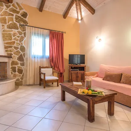 Villa Kookis Village *