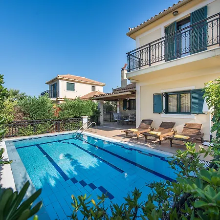 Kookis Village Villa Keri