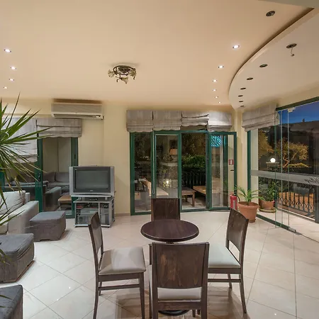 Kookis Village Villa Keri